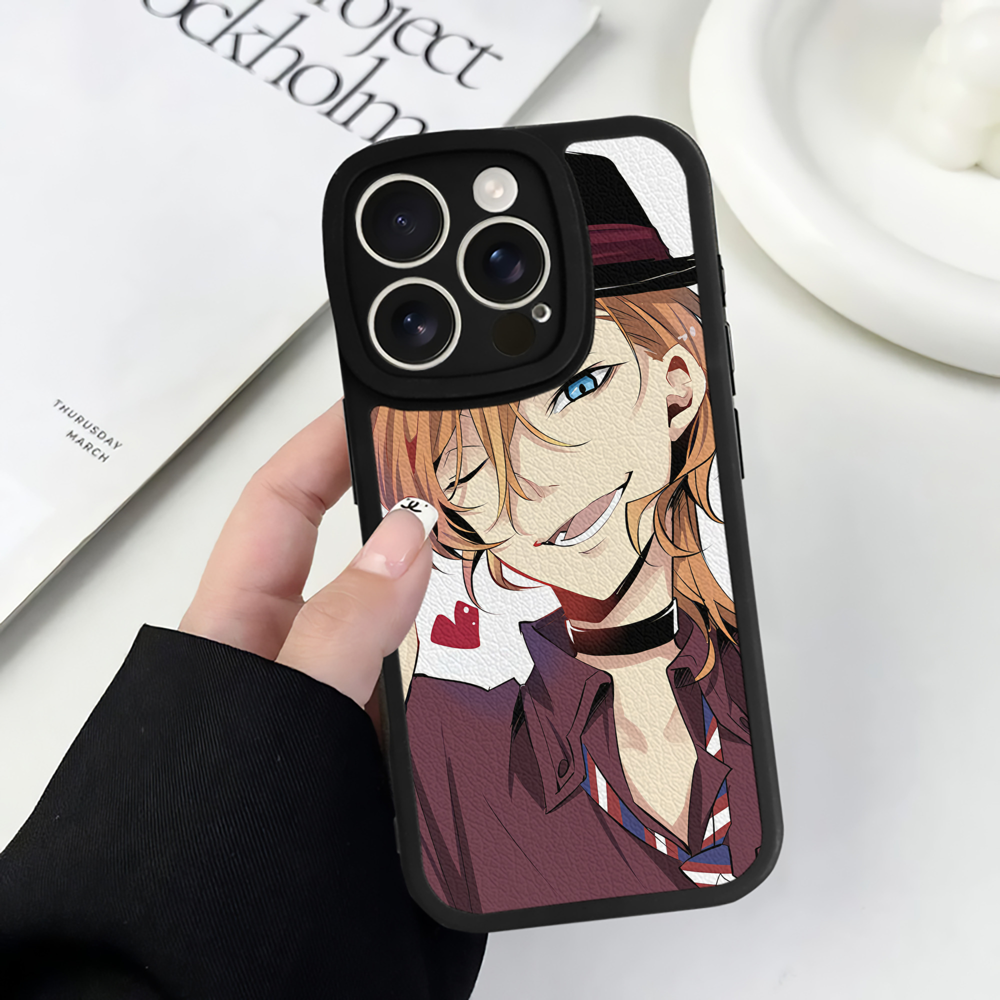 （画像用） 文豪ストレイドッグス Bungo Stray Dogs 【iPhone 16シリーズ対応】シリコンスマホケース（レザー調） 材質：シリコン